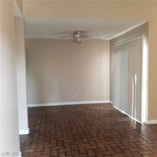 Photo #3: 2157326 Listing