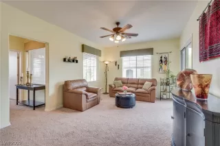 Photo #6: 2157371 Listing