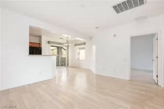 Photo #2: 2157536 Listing 