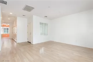 Photo #3: 2157536 Listing 