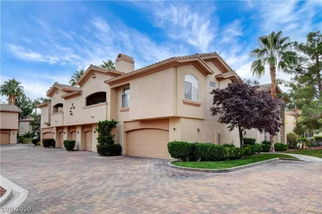 MLS: 2157537 Condo For Sale