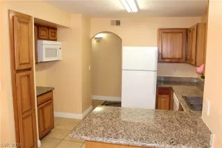 Photo #4: 2157594 Listing 