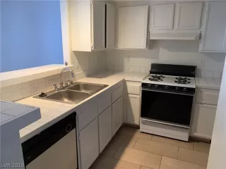 Photo #4: 2157599 Listing 