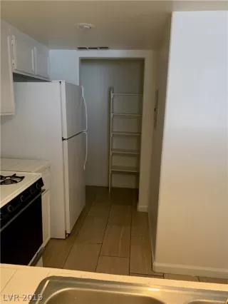 Photo #6: 2157599 Listing 