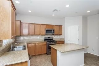 Photo #1: 2157636 Listing