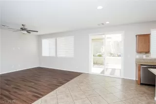 Photo #5: 2157636 Listing