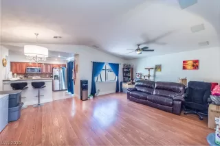 Photo #5: 2157647 Listing