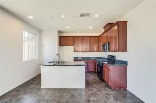 Photo #1: 2157669 Listing 