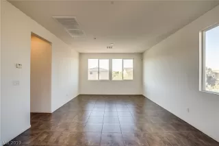 Photo #5: 2157669 Listing 