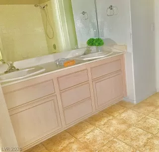 Photo #6: 2157733 Listing