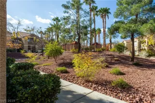 Photo #5: 2157747 Listing