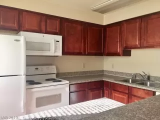 Photo #5: 2157857 Listing