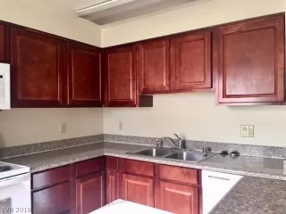 Photo #6: 2157857 Listing