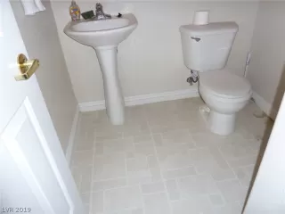 Photo #4: 2157907 Listing