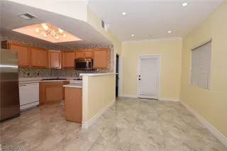 Photo #2: 2157942 Listing 