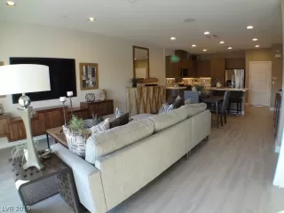 Photo #3: 2157969 Listing