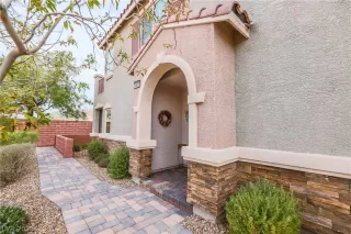 Photo #3: 2158024 Listing