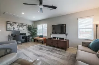 Photo #6: 2158024 Listing