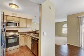 Photo #4: 2158027 Listing 