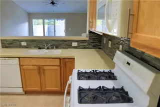 Photo #5: 2158039 Listing