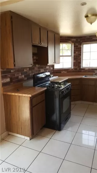 Photo #5: 2158077 Listing 