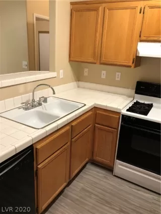 Photo #6: 2158189 Listing 