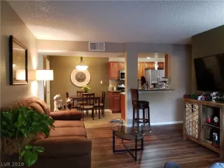 Photo #3: 2158229 Listing