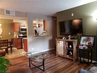 Photo #4: 2158229 Listing