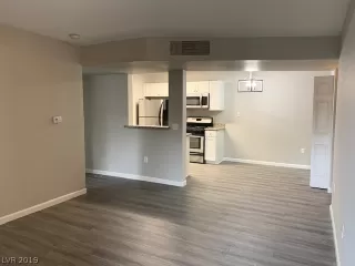 Photo #4: 2158252 Listing