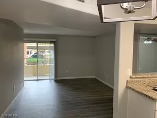 Photo #5: 2158252 Listing