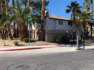 Photo #2: 2158331 Listing