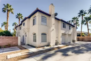 Photo #5: 2158331 Listing