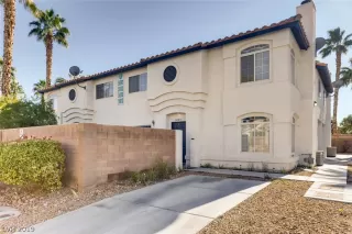 Photo #6: 2158331 Listing