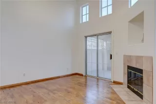 Photo #5: 2158337 Listing 