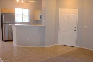 Photo #4: 2158349 Listing