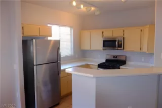 Photo #5: 2158349 Listing