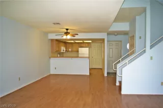 Photo #4: 2158393 Listing