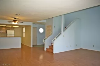 Photo #5: 2158393 Listing