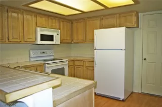 Photo #6: 2158393 Listing