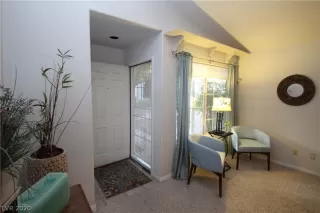 Photo #5: 2158409 Listing