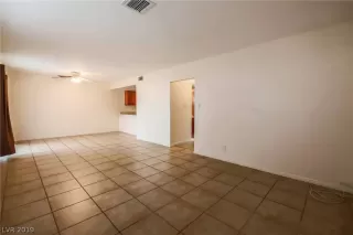 Photo #4: 2158411 Listing 