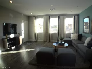 Photo #2: 2158446 Listing 