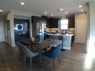 Photo #4: 2158446 Listing 