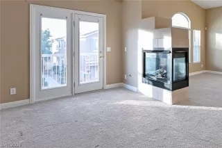 Photo #4: 2158462 Listing