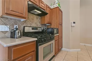 Photo #5: 2158462 Listing