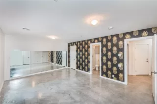 Photo #1: 2158526 Listing 