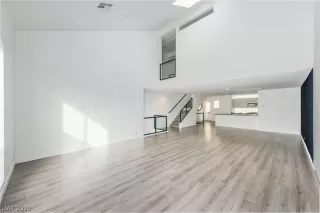 Photo #2: 2158526 Listing 