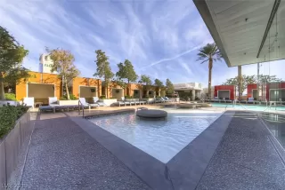 Photo #2: 2158558 Listing