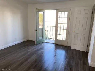 Photo #6: 2158559 Listing