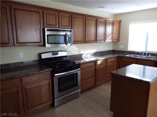 Photo #3: 2158646 Listing 